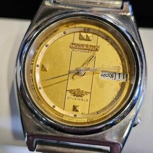 Vintage 1981 Citizens Auto Eagle 7 with 21 jewels. Running.